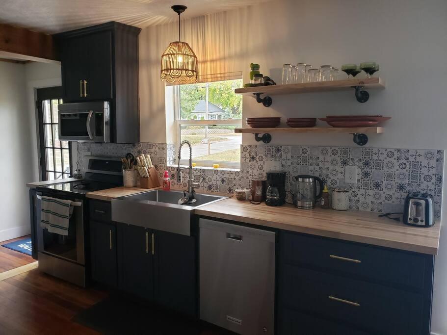 Cute Cottage-2 Min From Downtown Lincoln Buitenkant foto